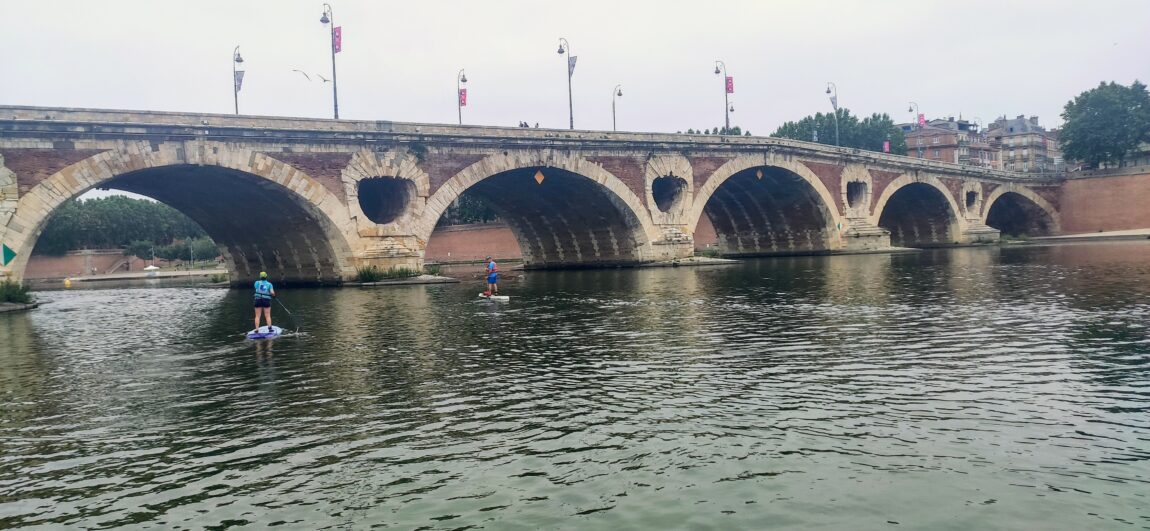 Des adhérents descendent la Garonne en paddle !